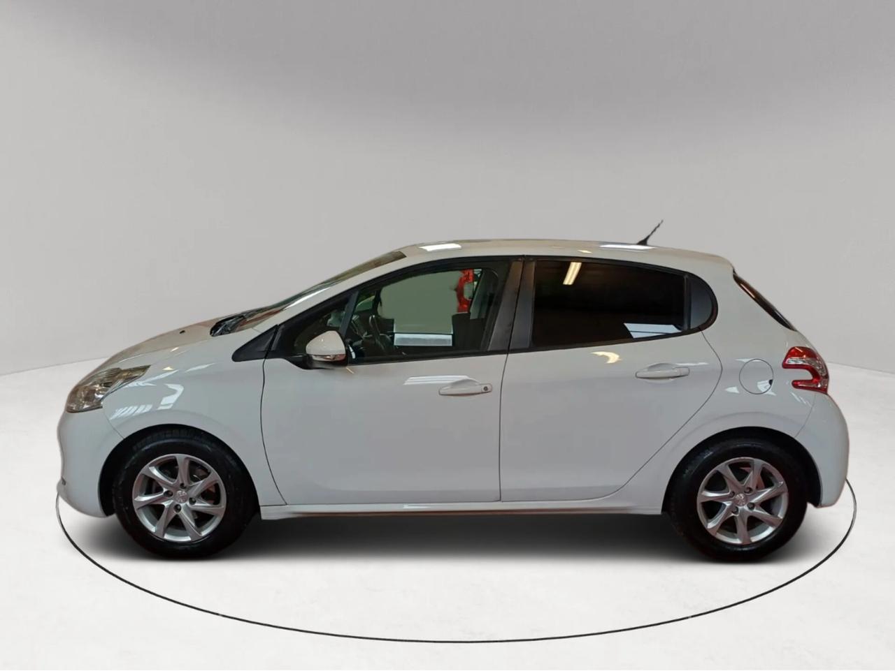 Peugeot 208 1.4 HDi 68 CV 5 porte Allure