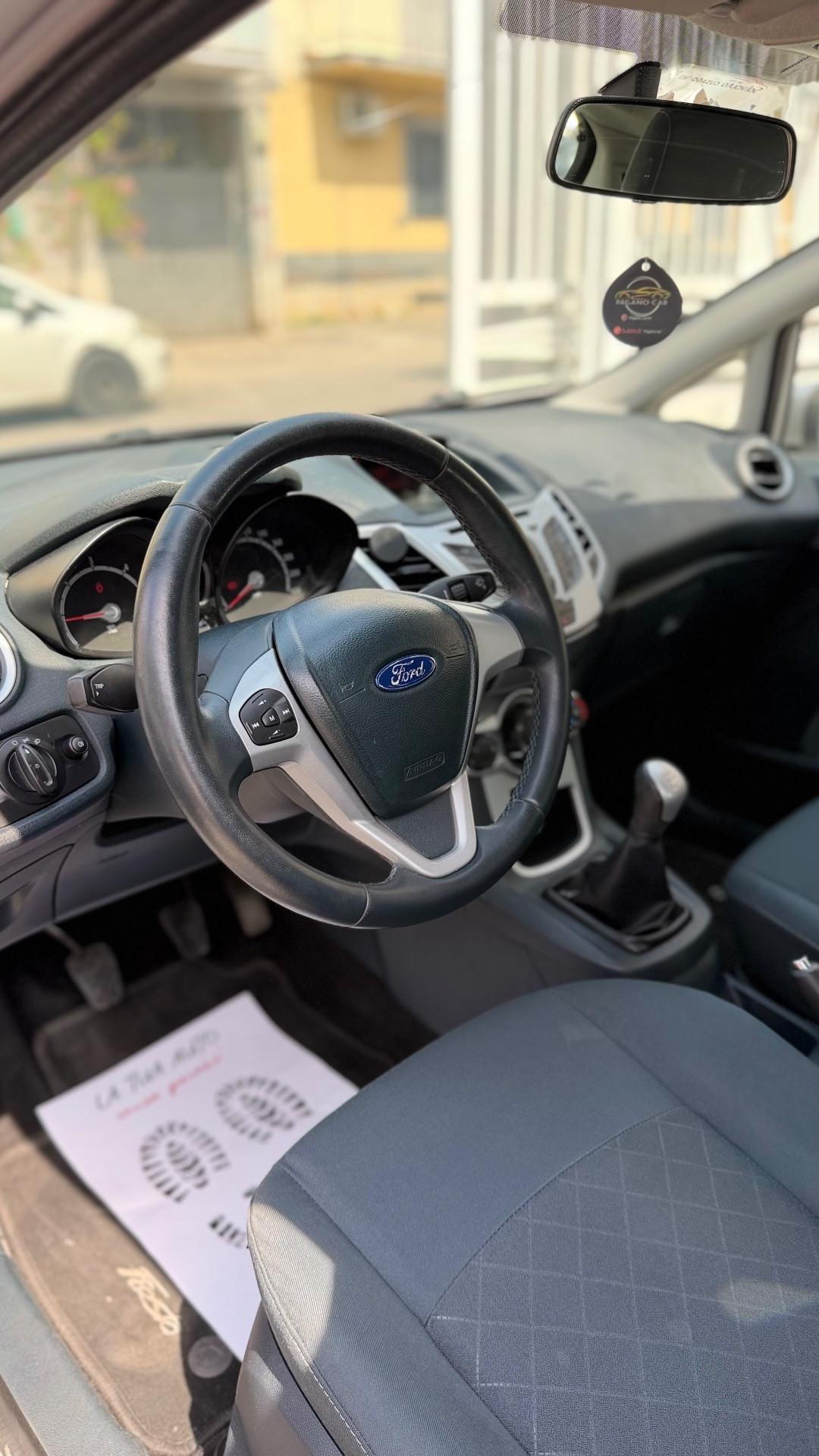 Ford Fiesta 1.4 TDCi 70CV 5 porte Titanium