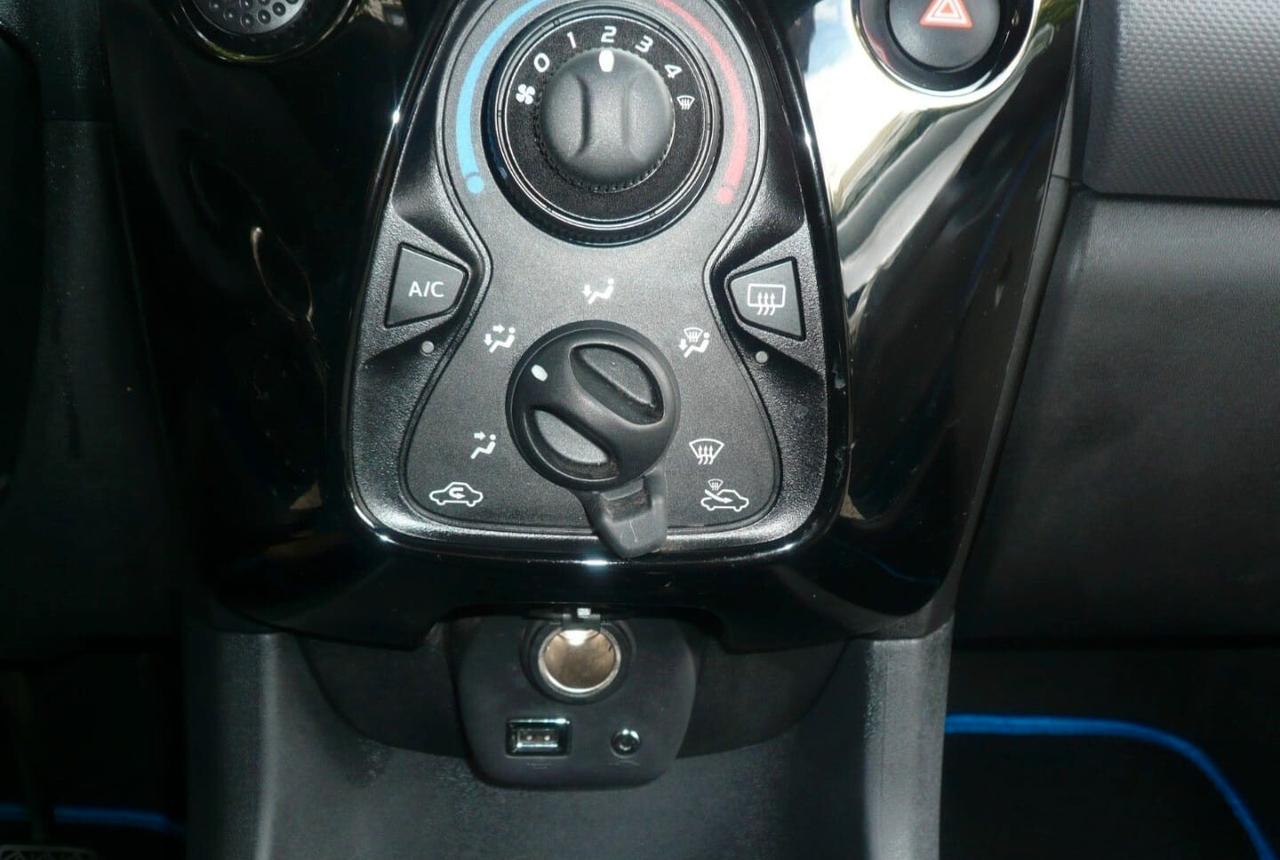 Peugeot 108 VTi 72 ETG 5 porte Allure