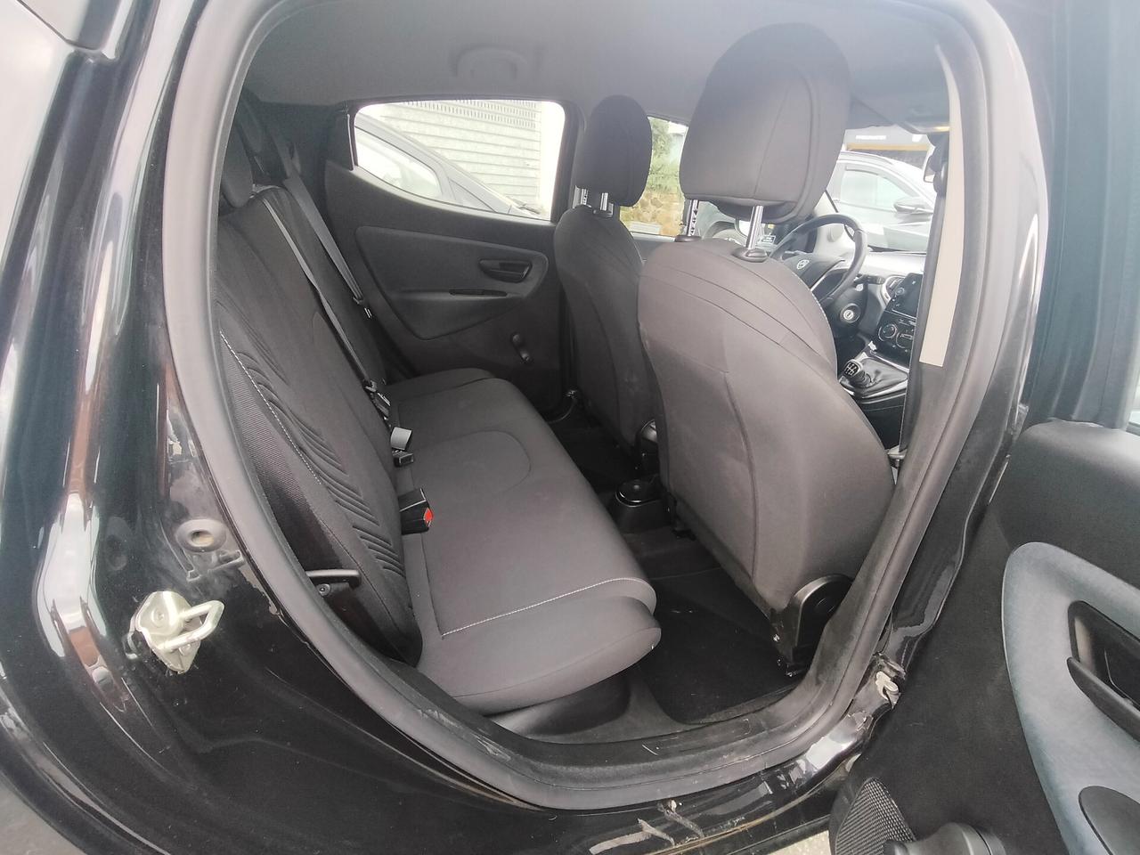 Lancia Ypsilon Hybrid Gold prezzo REALE