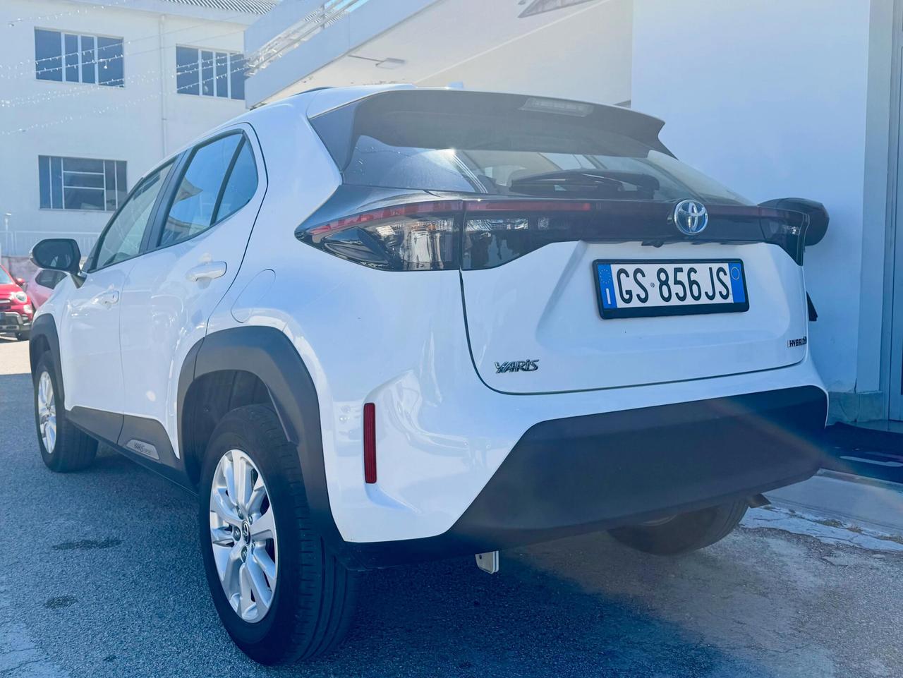 TOYOTA YARIS CROSS 1.5 HYBRID BUSINESS