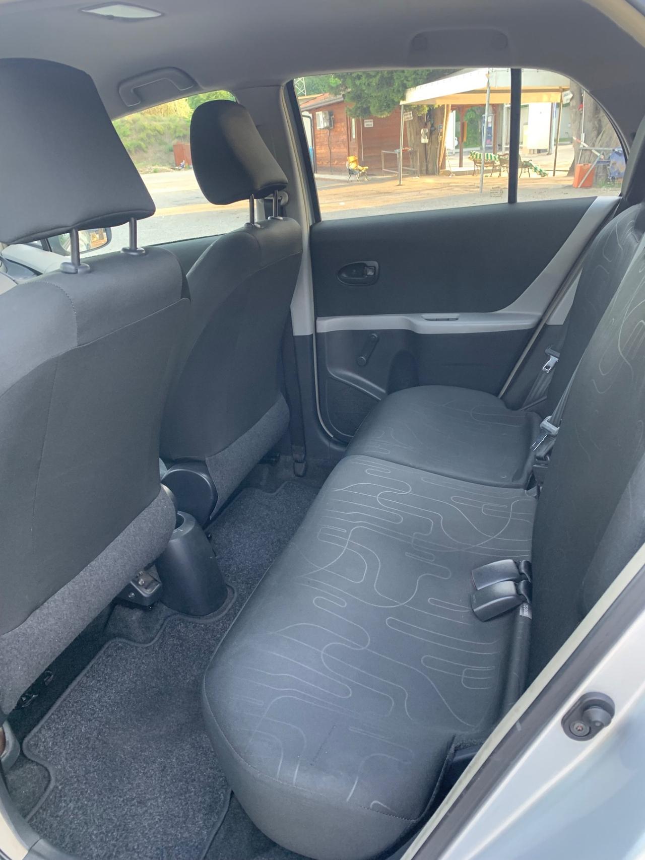 Toyota Yaris 1.0 5 porte Now 128000KM