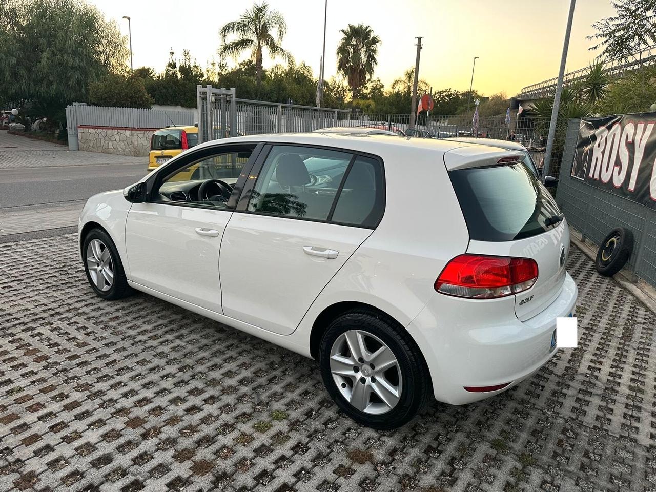 Volkswagen Golf 1.6 TDI DPF 5p. Highline-02/2010