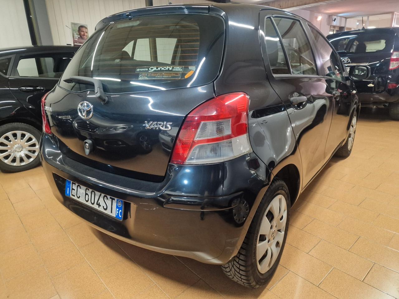 Toyota Yaris 1.0 5 porte Now, 102 mila chilometri
