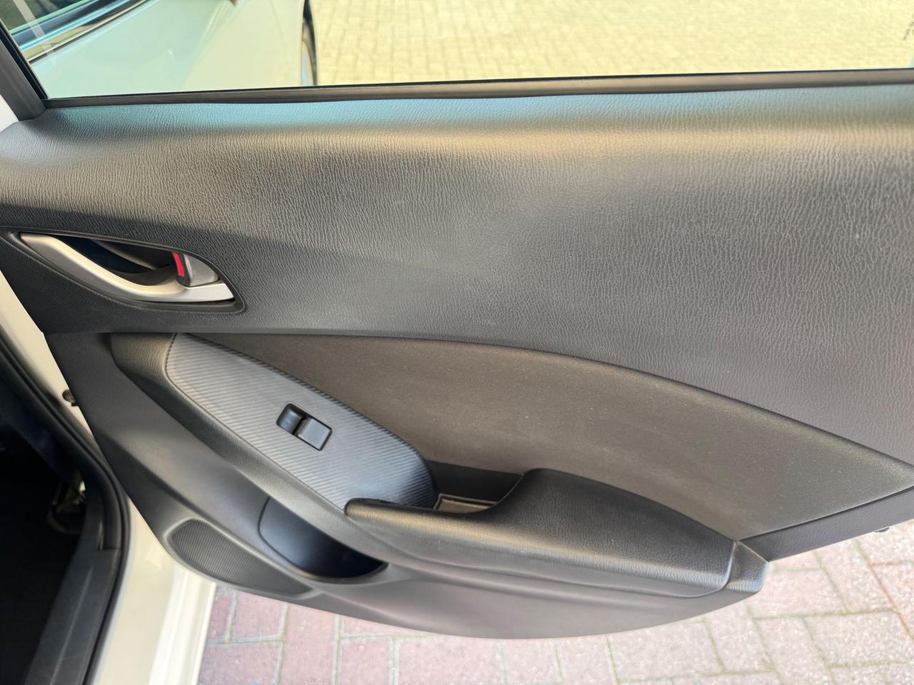 Mazda 3 Evolve 1.5 SkyActiv-G 100 #11621