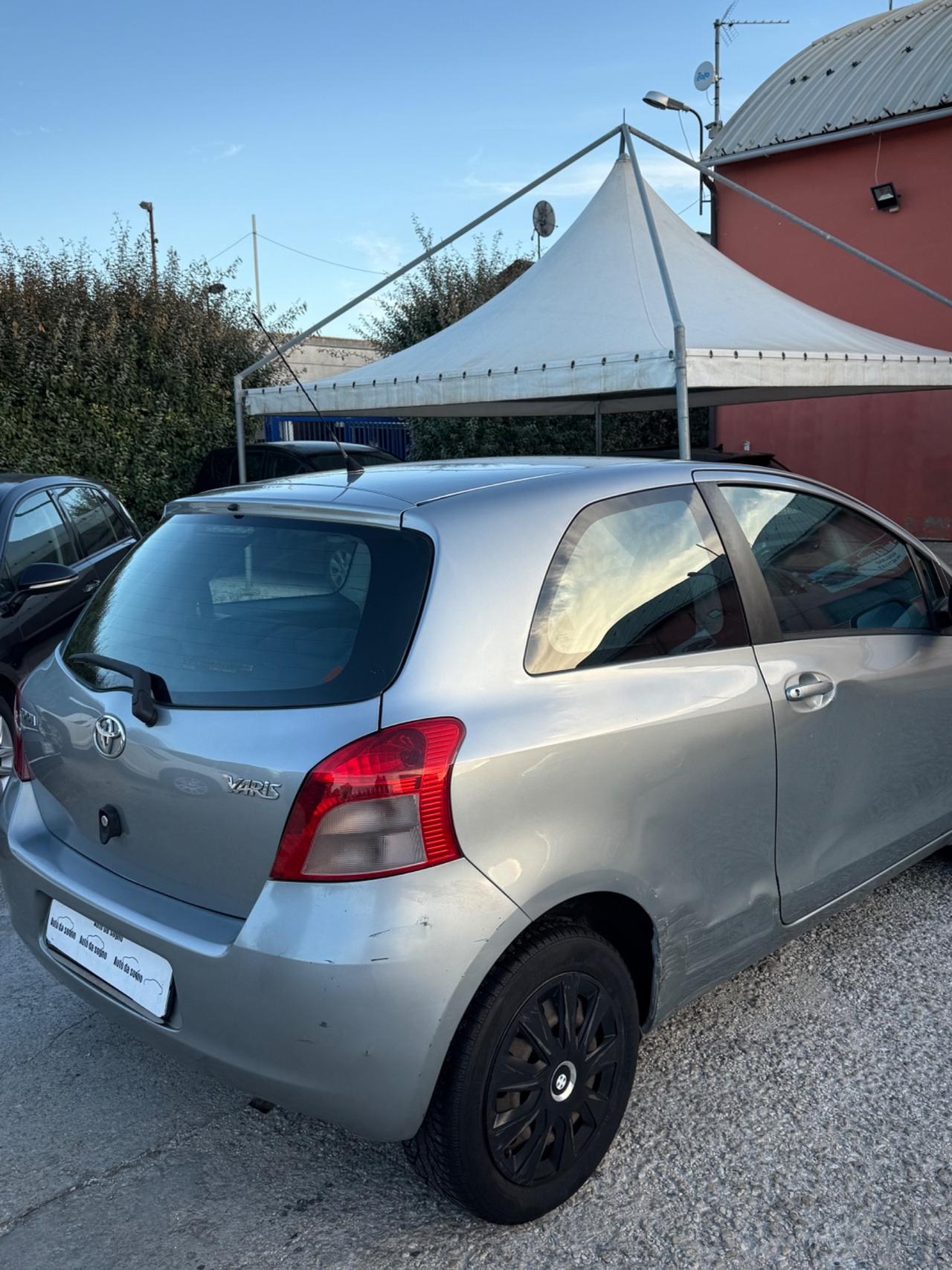 Toyota Yaris 1.0 3 porte
