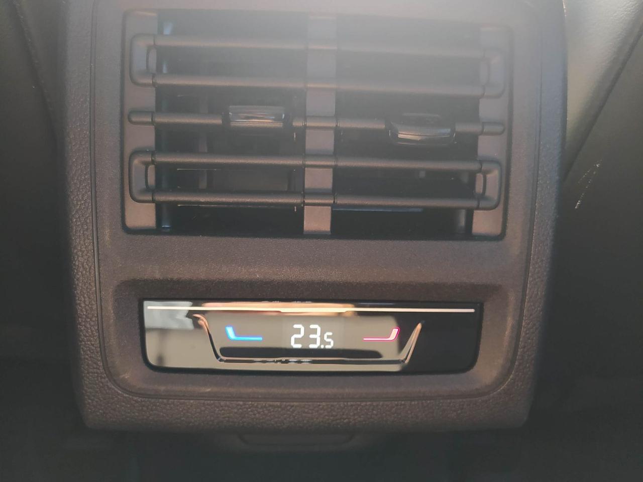 Volkswagen Golf Style 1.5 eHybrid PHEV 204C #12024