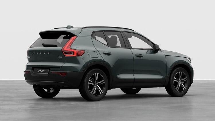 VOLVO XC40 PLUS DARK B3 AUTO PREZZO PROMO FINO AL 31/12/2025