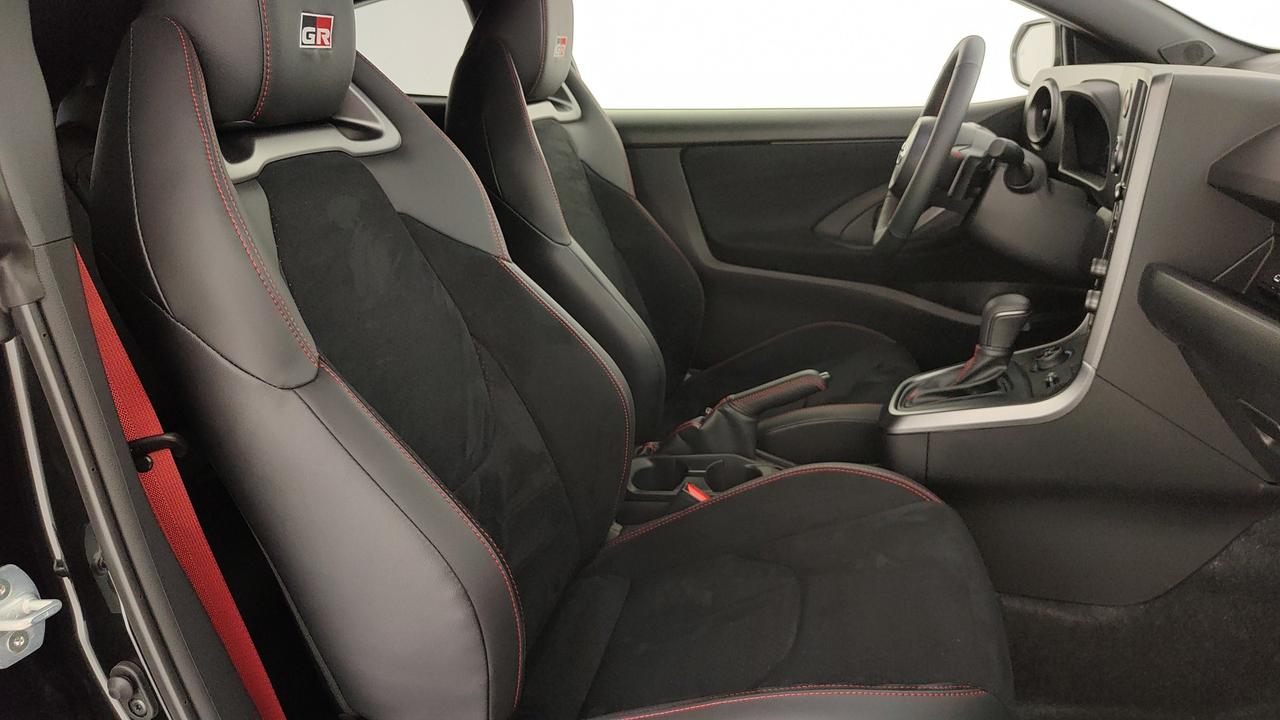 TOYOTA GR Yaris 1.6 Circuit dat-8