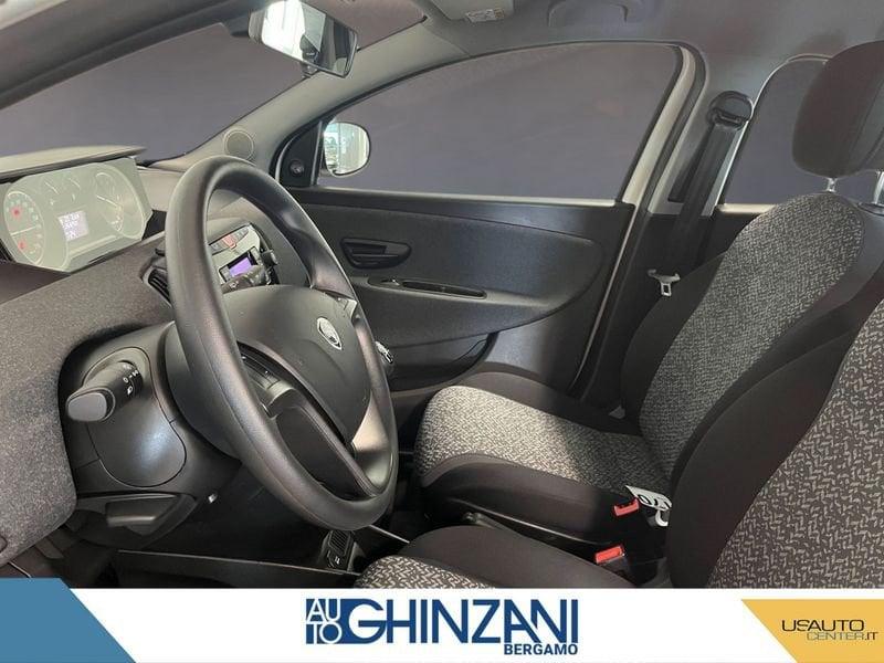 Lancia Ypsilon 1.0 FireFly 5 porte S&S Hybrid Silver