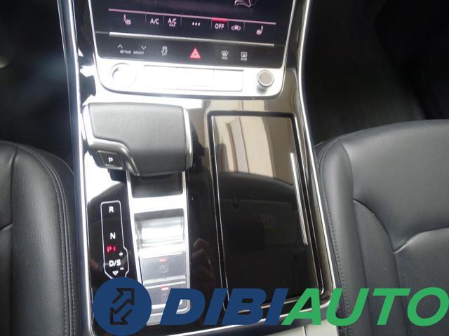 AUDI Q8 55 TFSI e quattro tiptronic