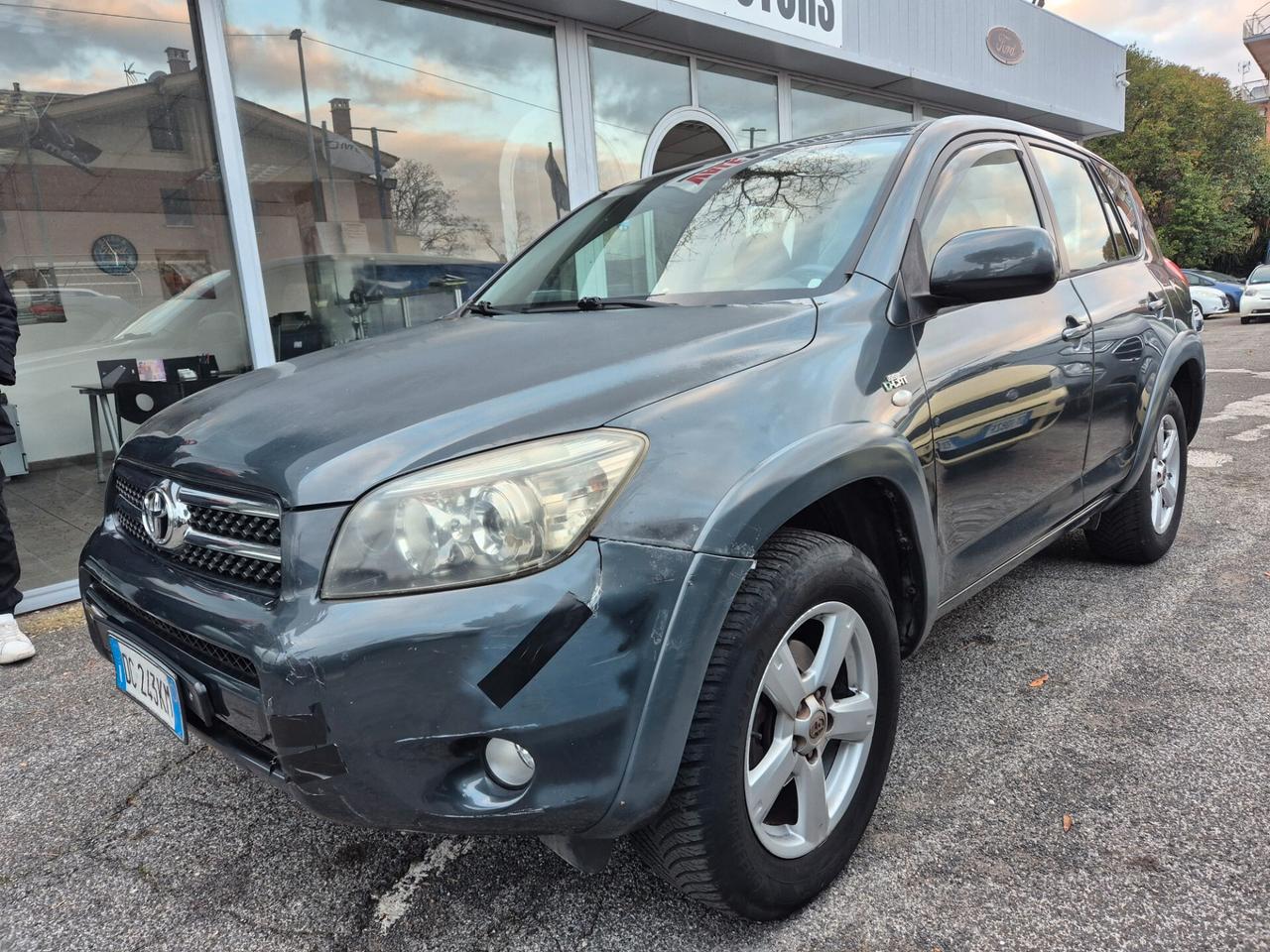 Toyota RAV 4 RAV4 2.2 D-4D 177 CV Luxury