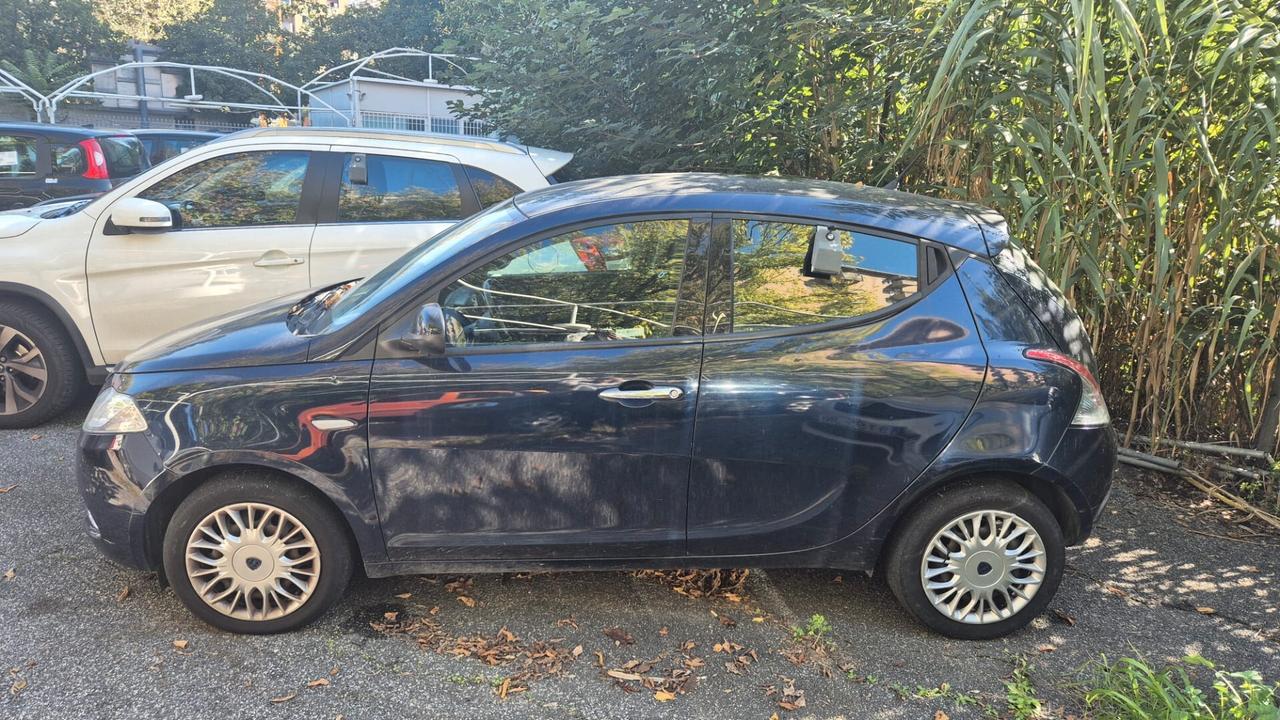 Lancia Ypsilon 0.9 TwinAir 85 CV 5 porte S&S DFN Gold