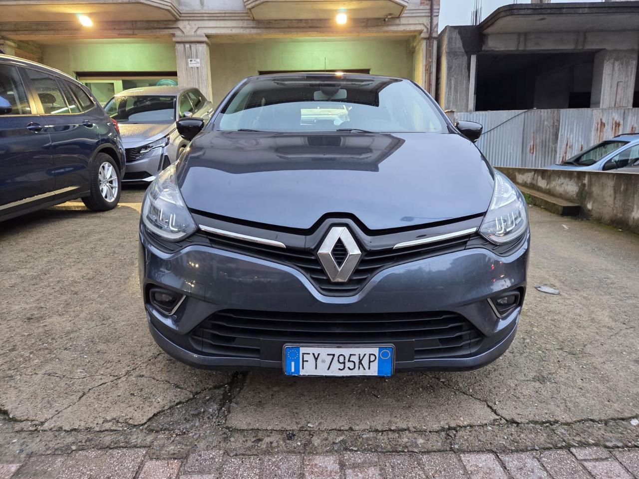 Renault Clio dCi 8V 75 CV 5 porte Moschino