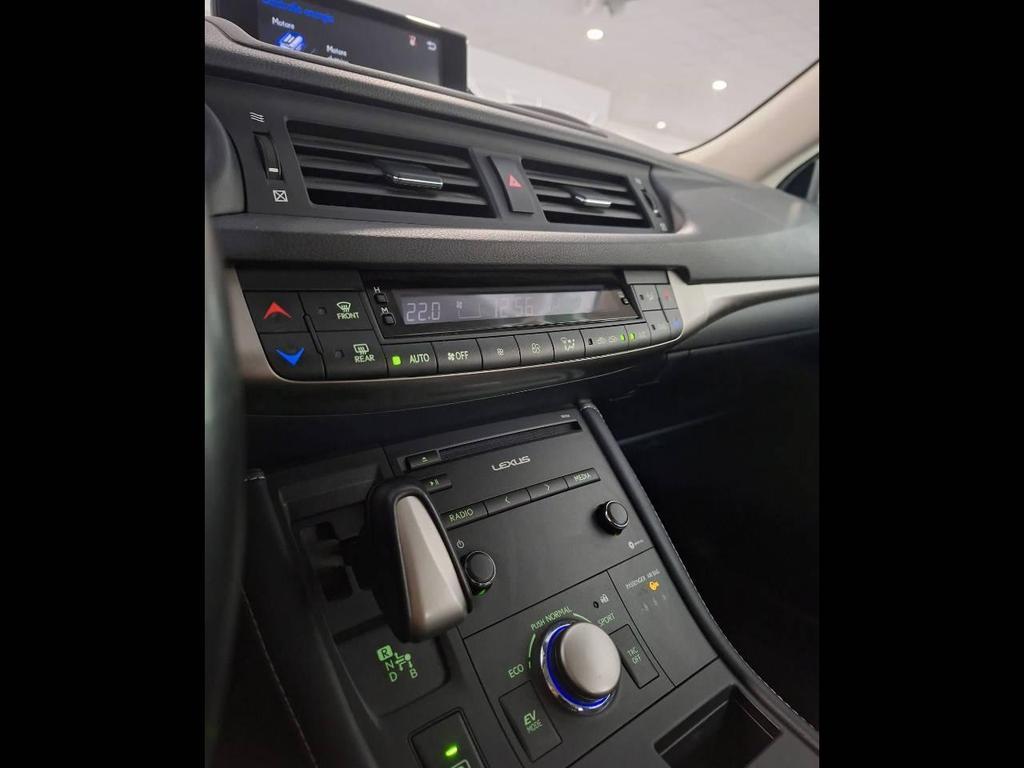 Lexus CT 200h 1.8 Hybrid Business CVT