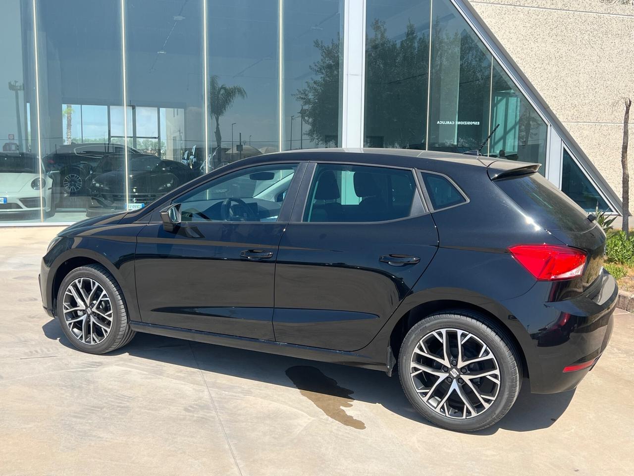 SEAT Ibiza Black Edition possibilità noleggio no scoring