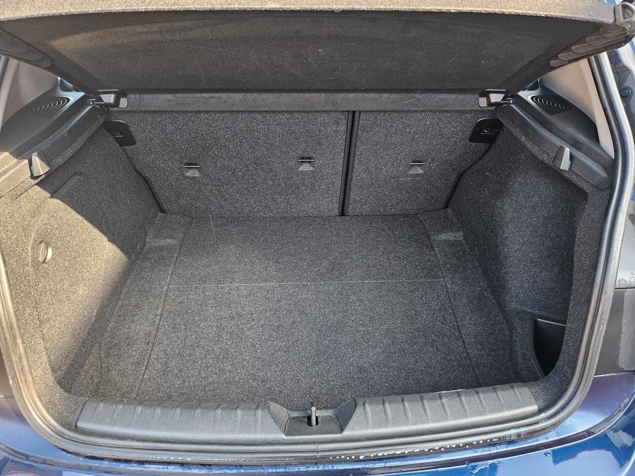 Bmw 118 118d 5p. Unique