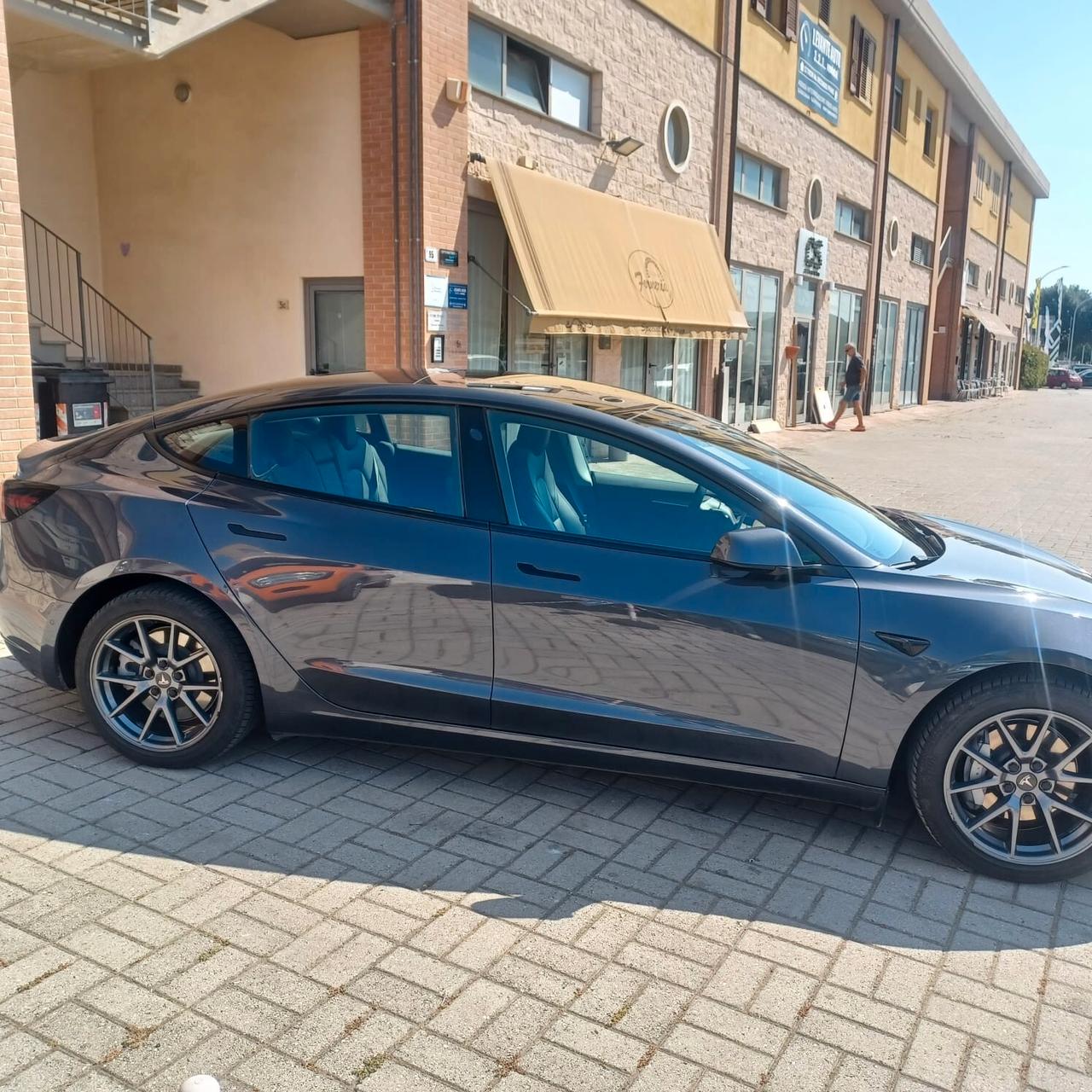 58078KM TESLA GANCIO DI TRAINO AUTONOMIA 408KM