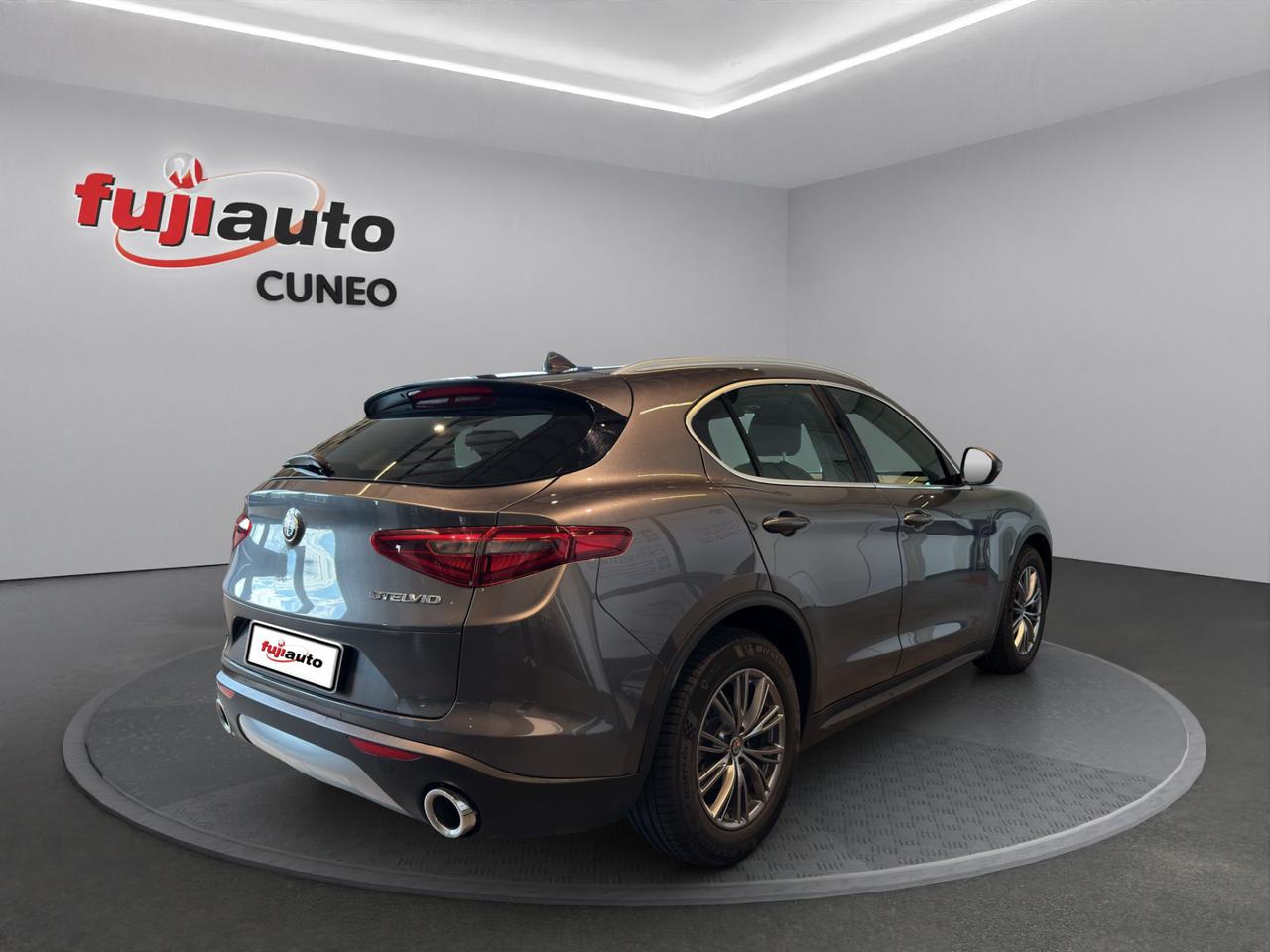 Alfa Romeo Stelvio 2.2 t Business rwd 180cv auto