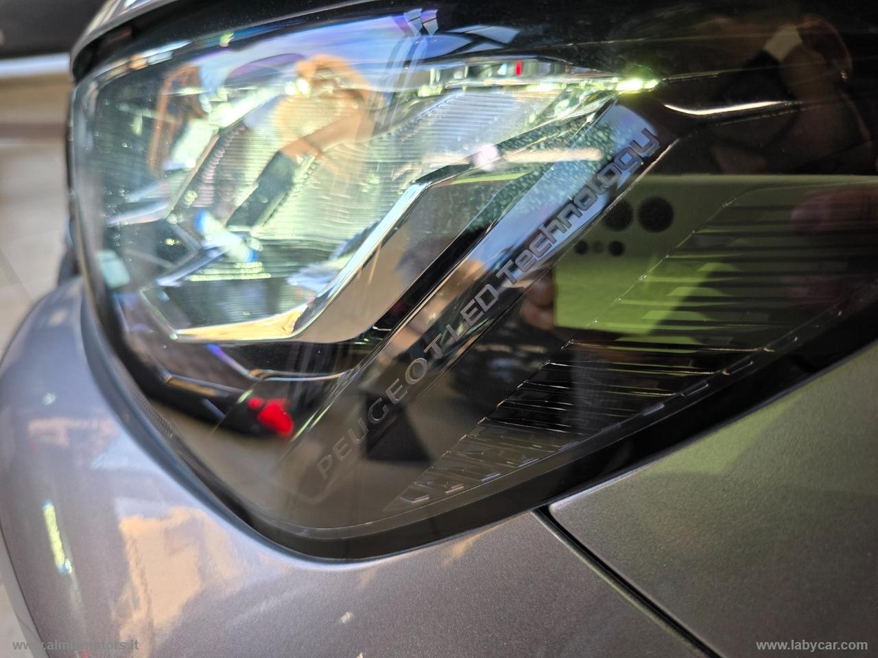 PEUGEOT 2008 Hybrid 136 e-DCS6 Allure