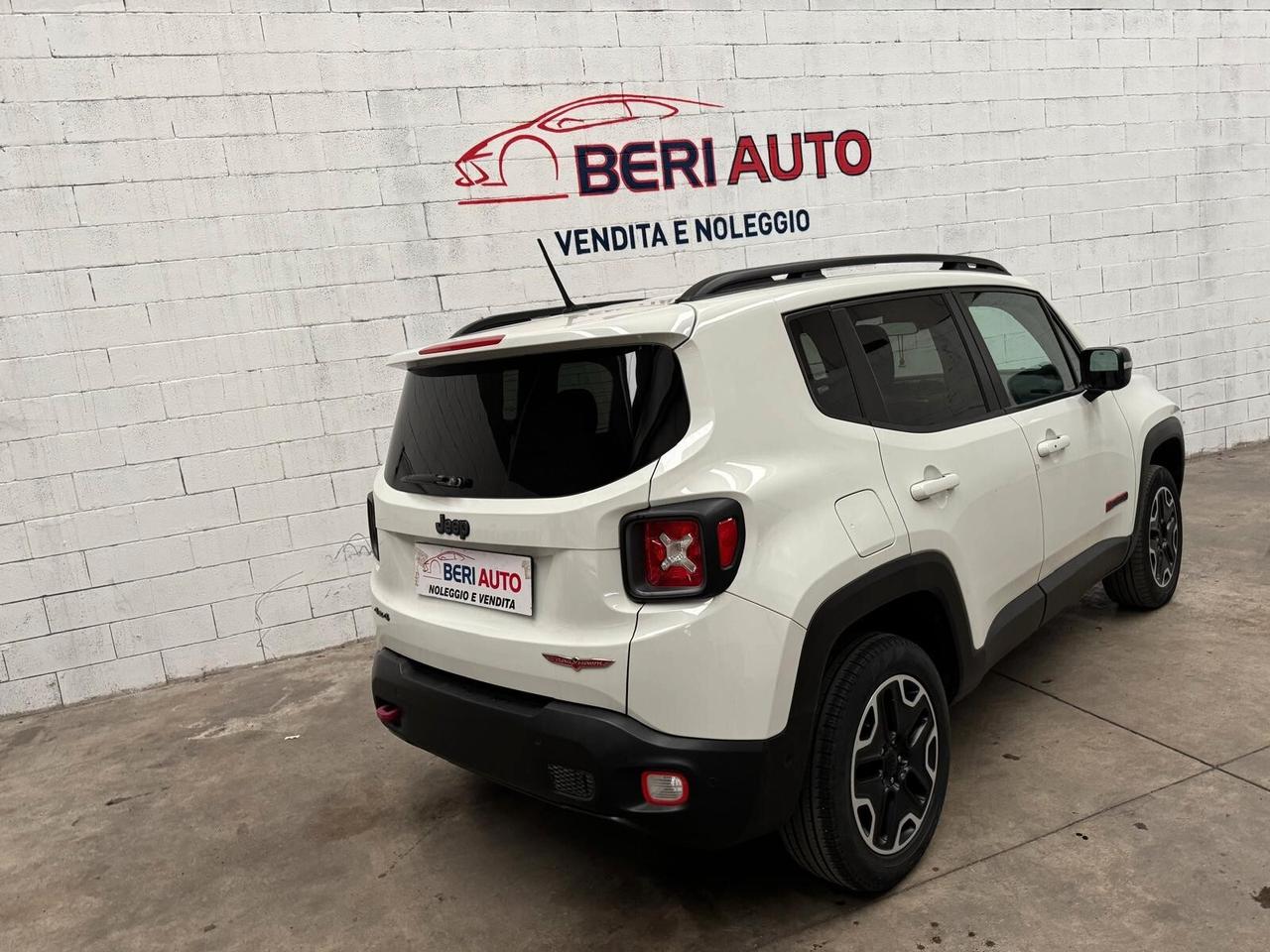 Jeep Renegade 4WD (4×4)Active Drive Low Trailhawk