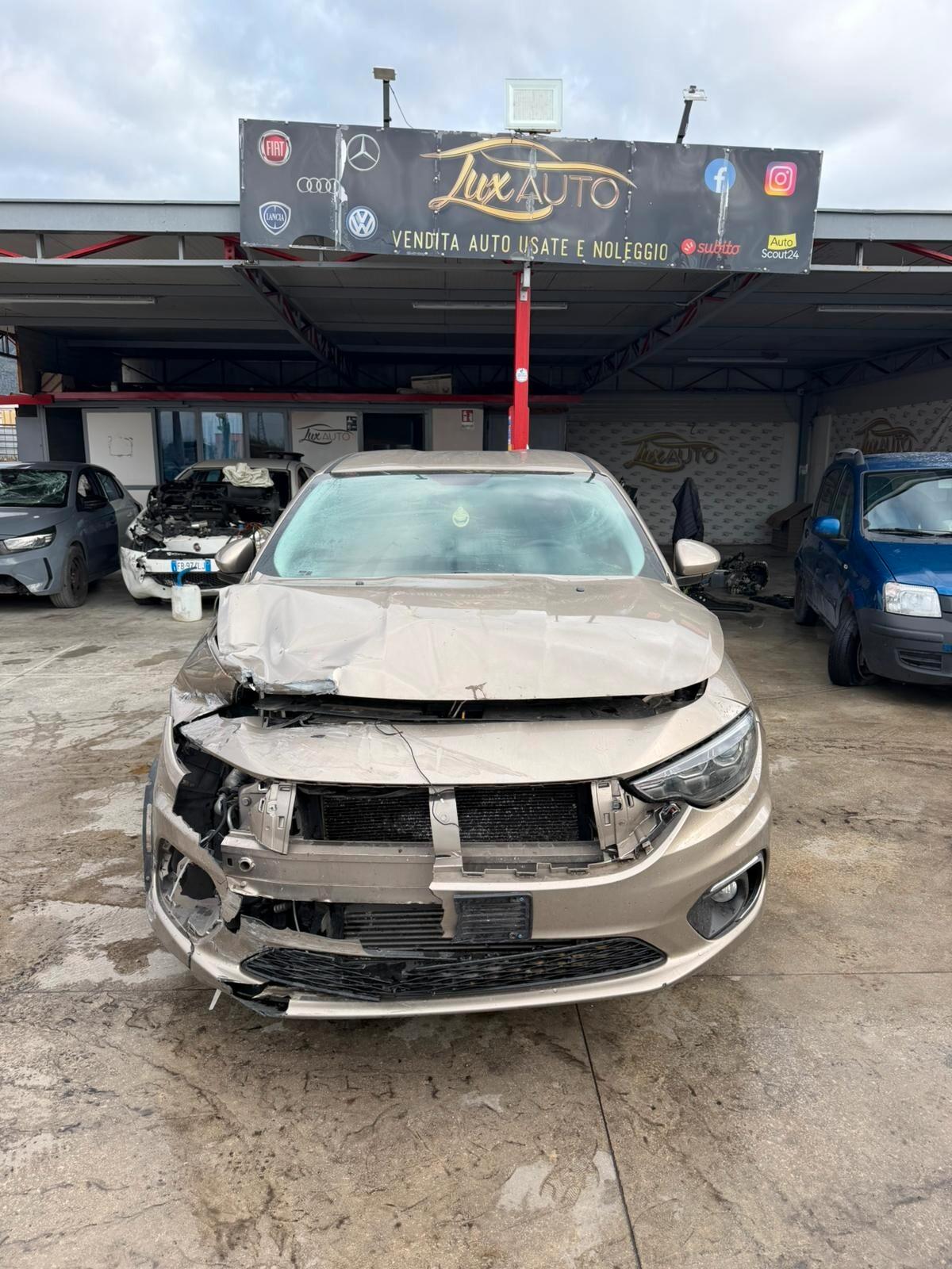 Fiat Tipo 1.3 Mjt sinistrato - 2017