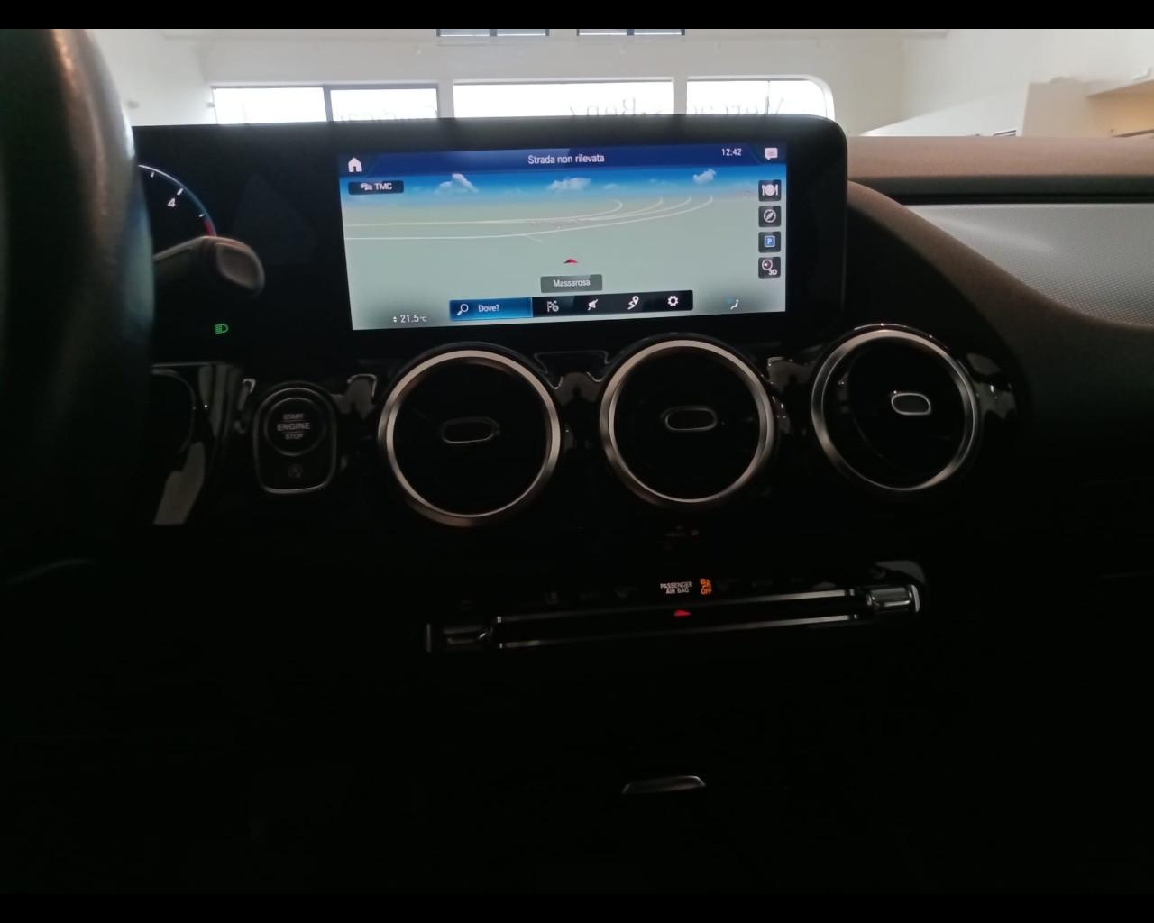 Mercedes-Benz Classe B - W247 2018 - B 180 d Sport auto