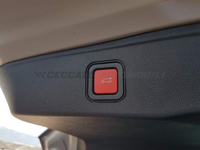 Jeep Avenger Avenger 1.2 turbo e-hybrid Altitude fwd 100cv edct6