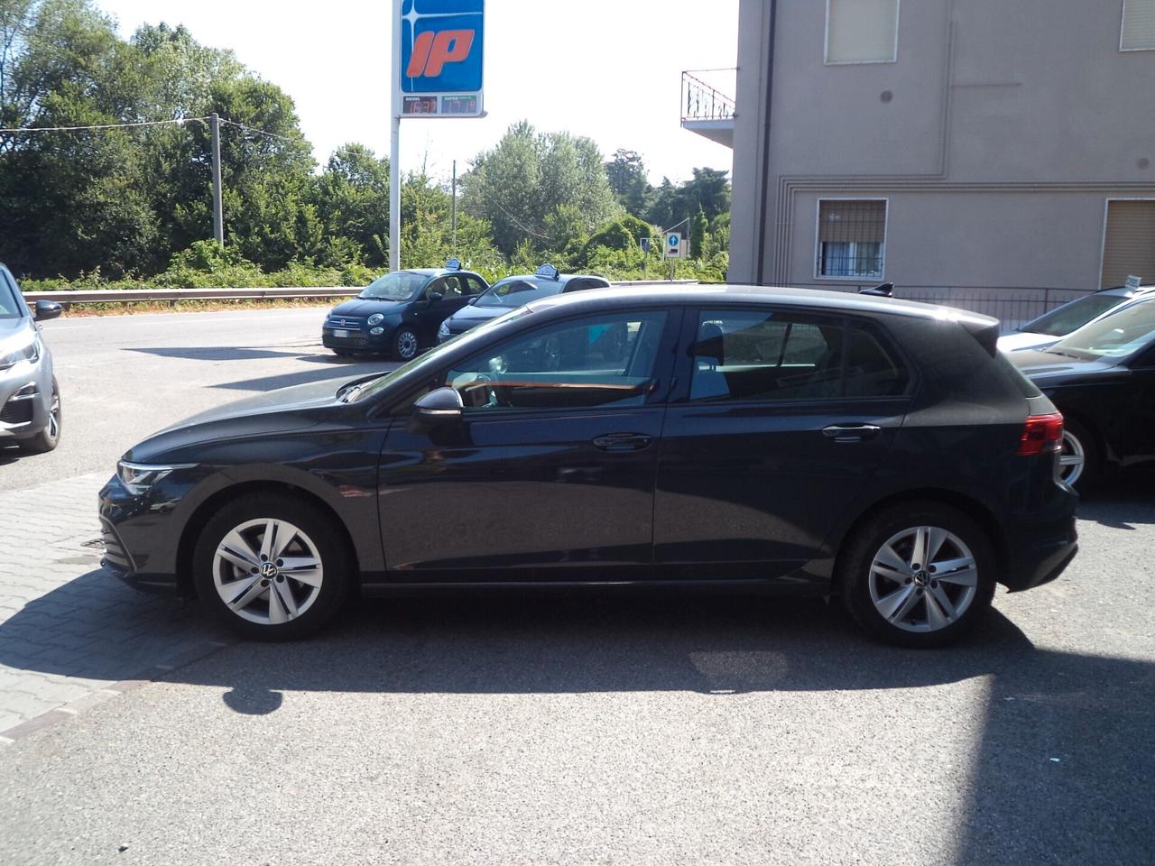 Volkswagen Golf 8 1.0 TSI EVO Life OK NEOPATENTATI