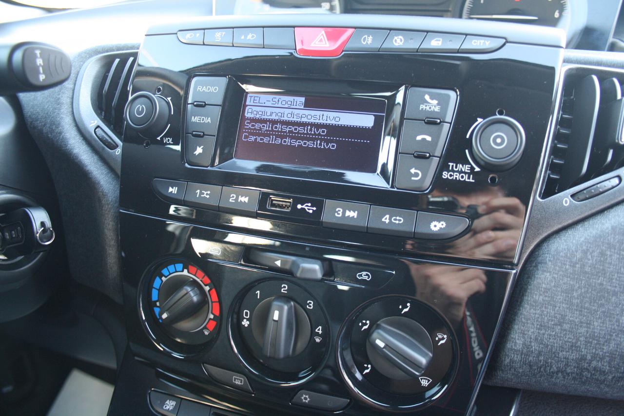 LANCIA YPSILON 1.0 HYBRID 70CV " 878KM "