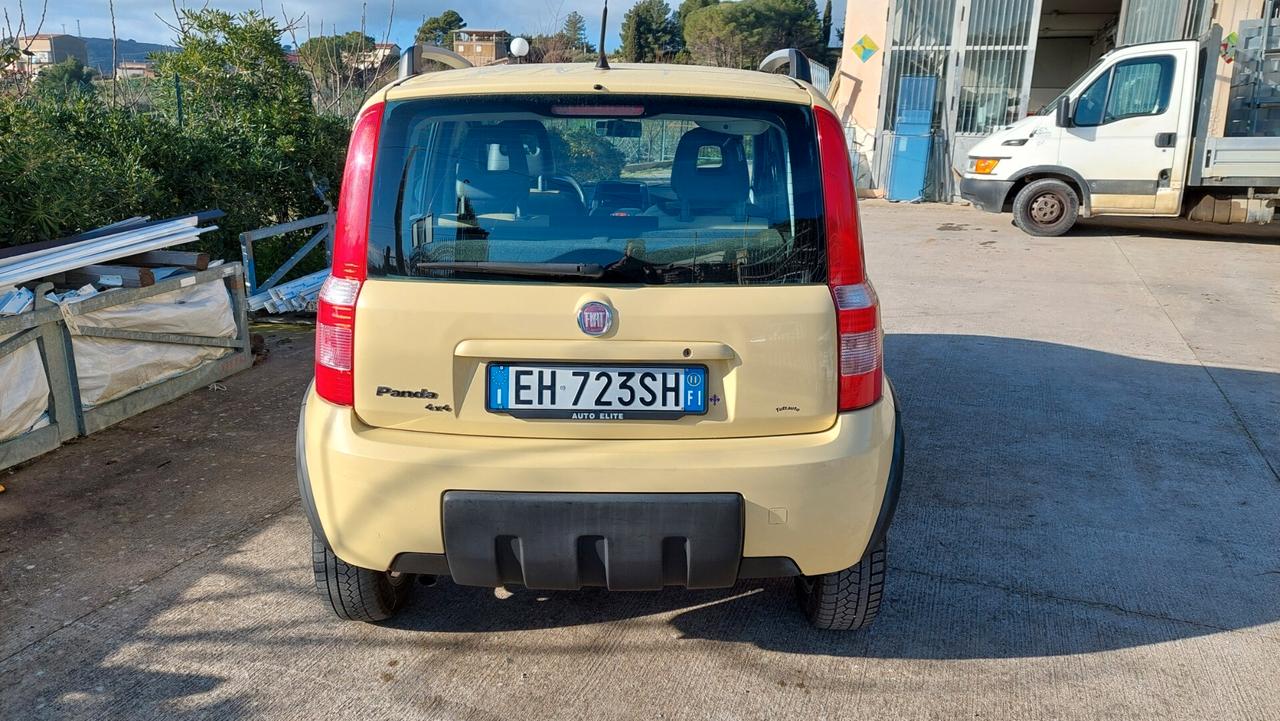 Fiat Panda 1.3 MJT 16V DPF 4x4 Climbing