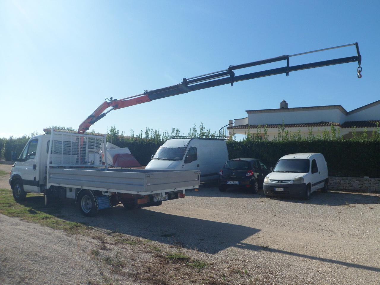 Iveco Daily 35c13 cassone fisso con gru
