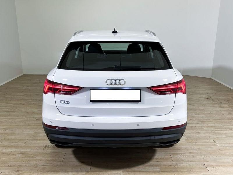 Audi Q3 35 TDI S tronic Business