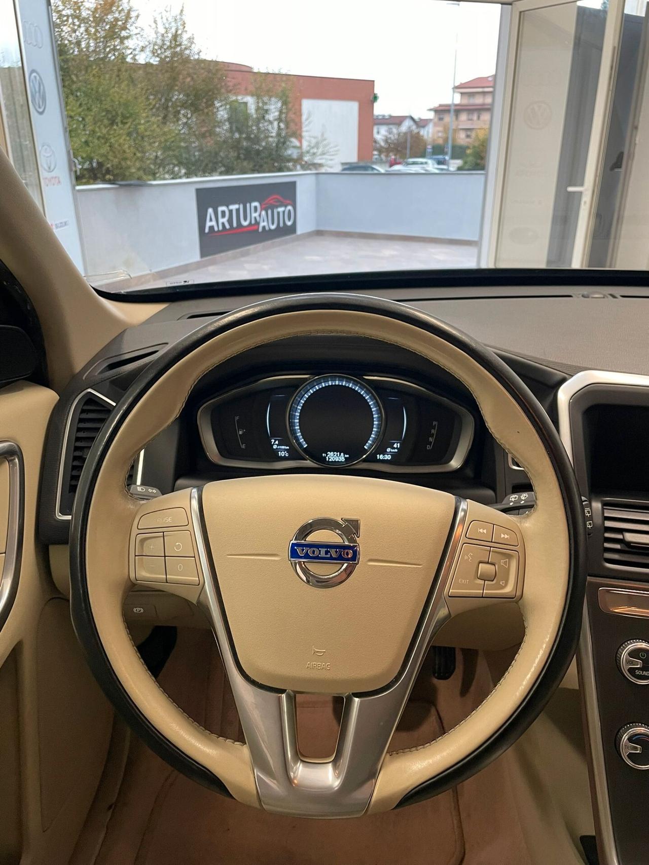 Volvo XC 60 XC60 D4 Geartronic Summum N1