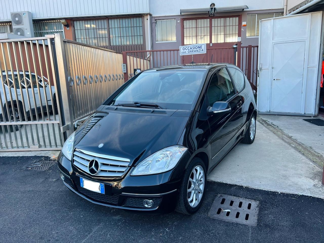 Mercedes-benz CON 12 MESI DI GARANZIA INCLUSA NEL PREZZO