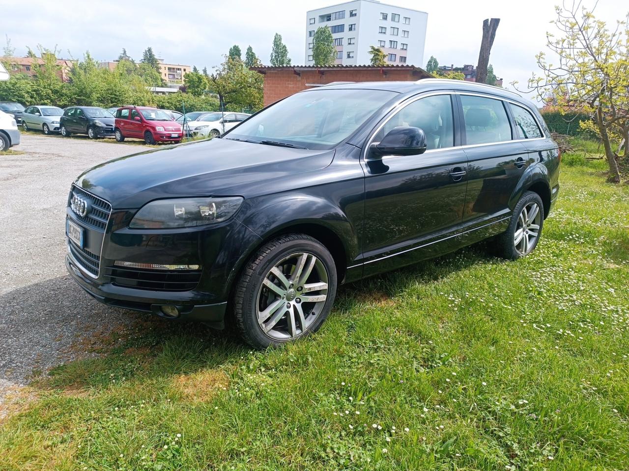 Audi Q7 3.0 V6 TDI 233CV quattro tiptronic