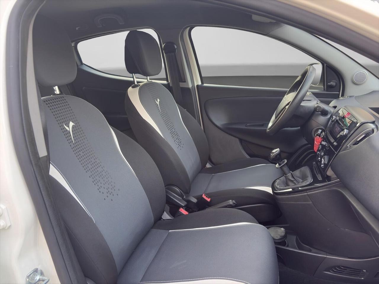 Lancia Ypsilon 1.2 69cv Elefantino Bianco