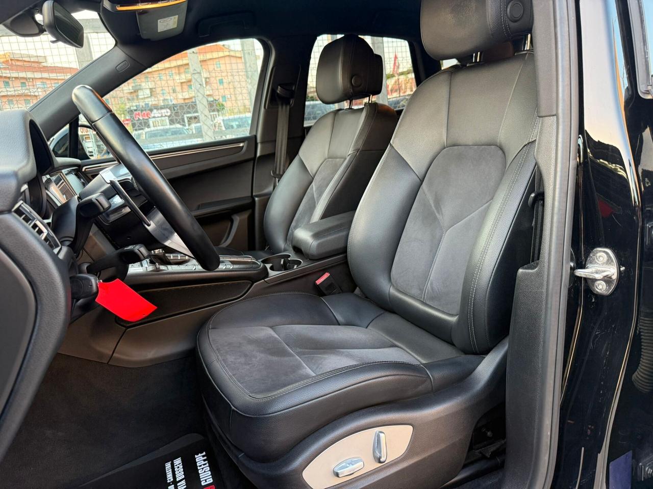 Porsche Macan 2.0 245cv