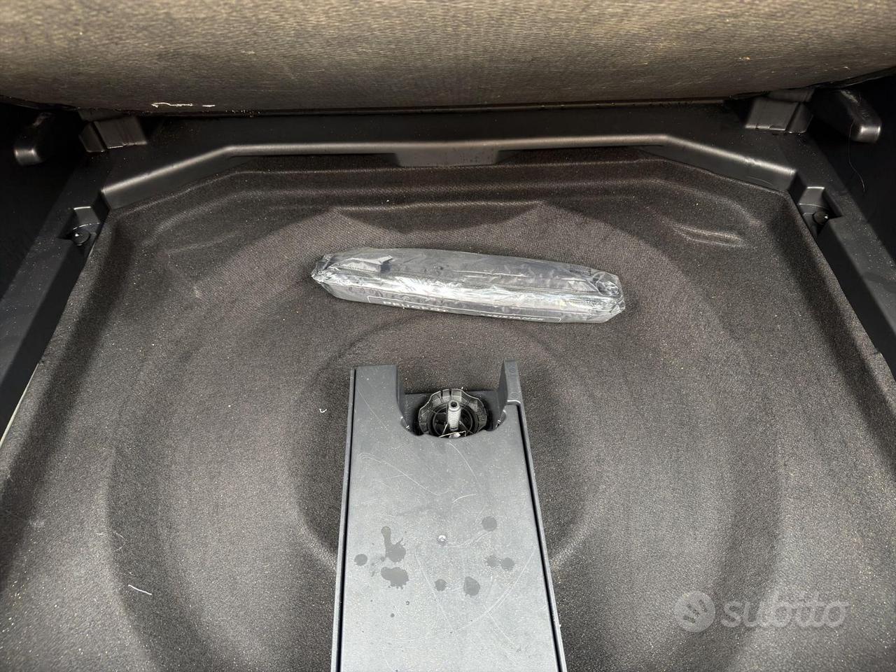 Peugeot 3008 1.5 HDi 130cv EAT8 ACTIVE LED/KEYLESS