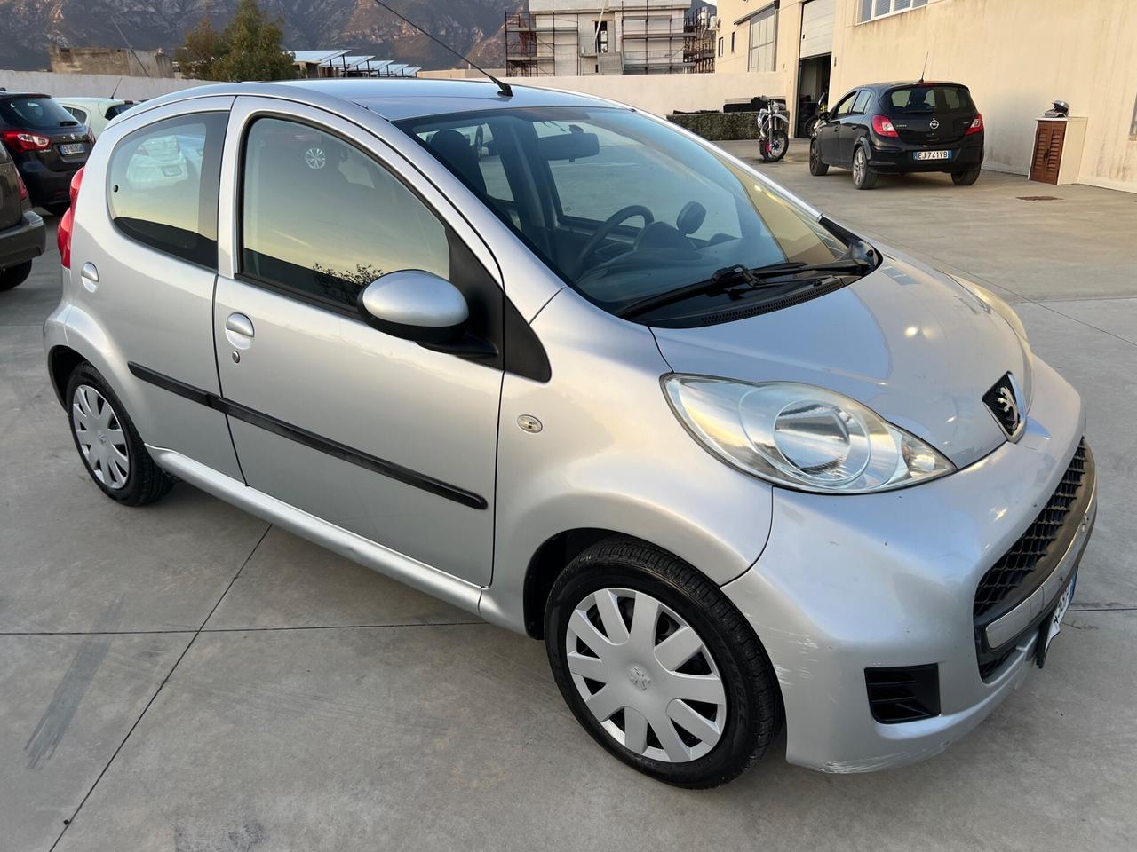 Peugeot 107 1.0 68CV 5p. Automatica 2010