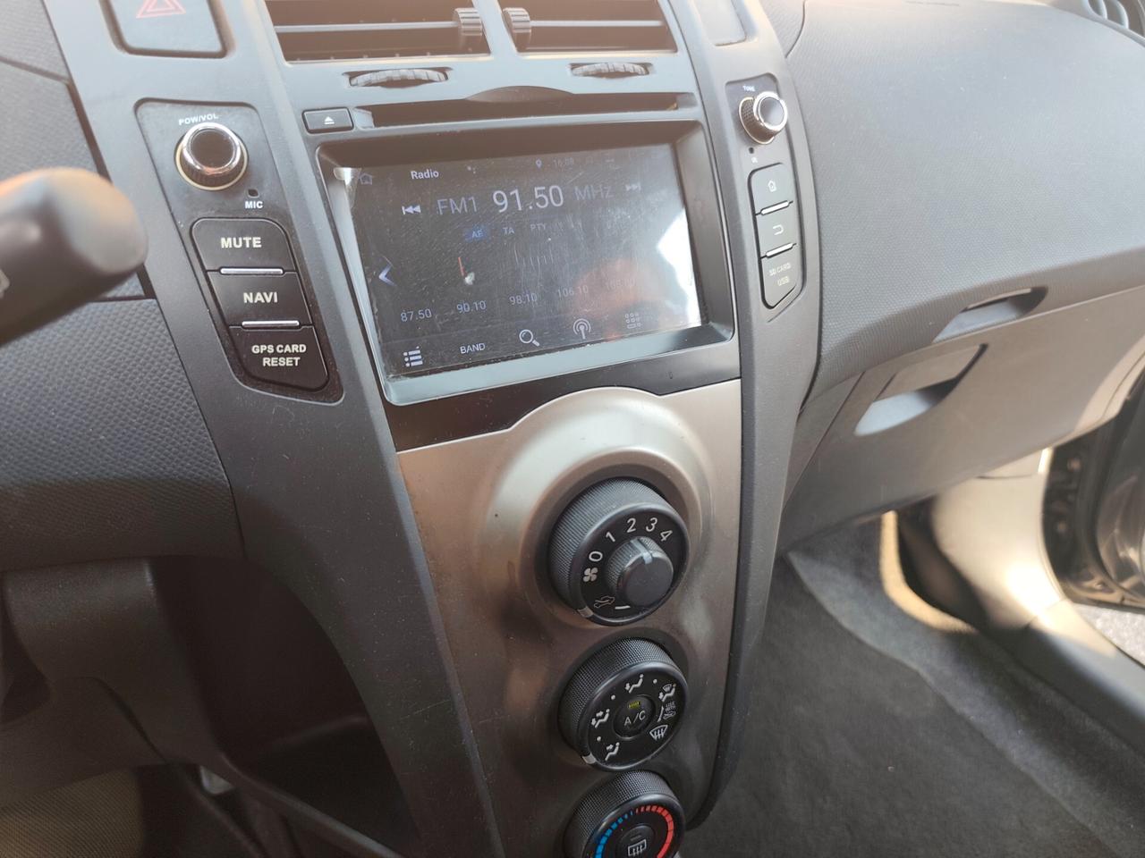 Toyota Yaris 1.0 Benz euro 4 5 porte