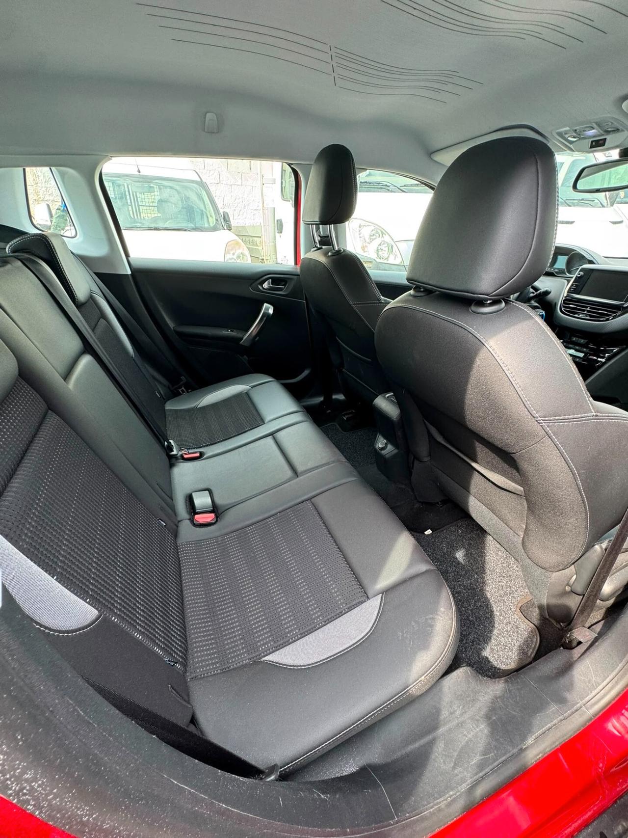 Peugeot 2008 BlueHDi 120 S&S Allure