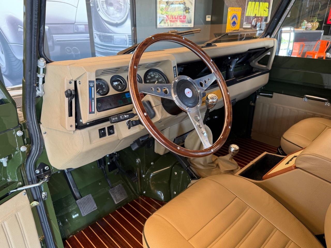 Land Rover Defender 90 diesel Soft-top 19J