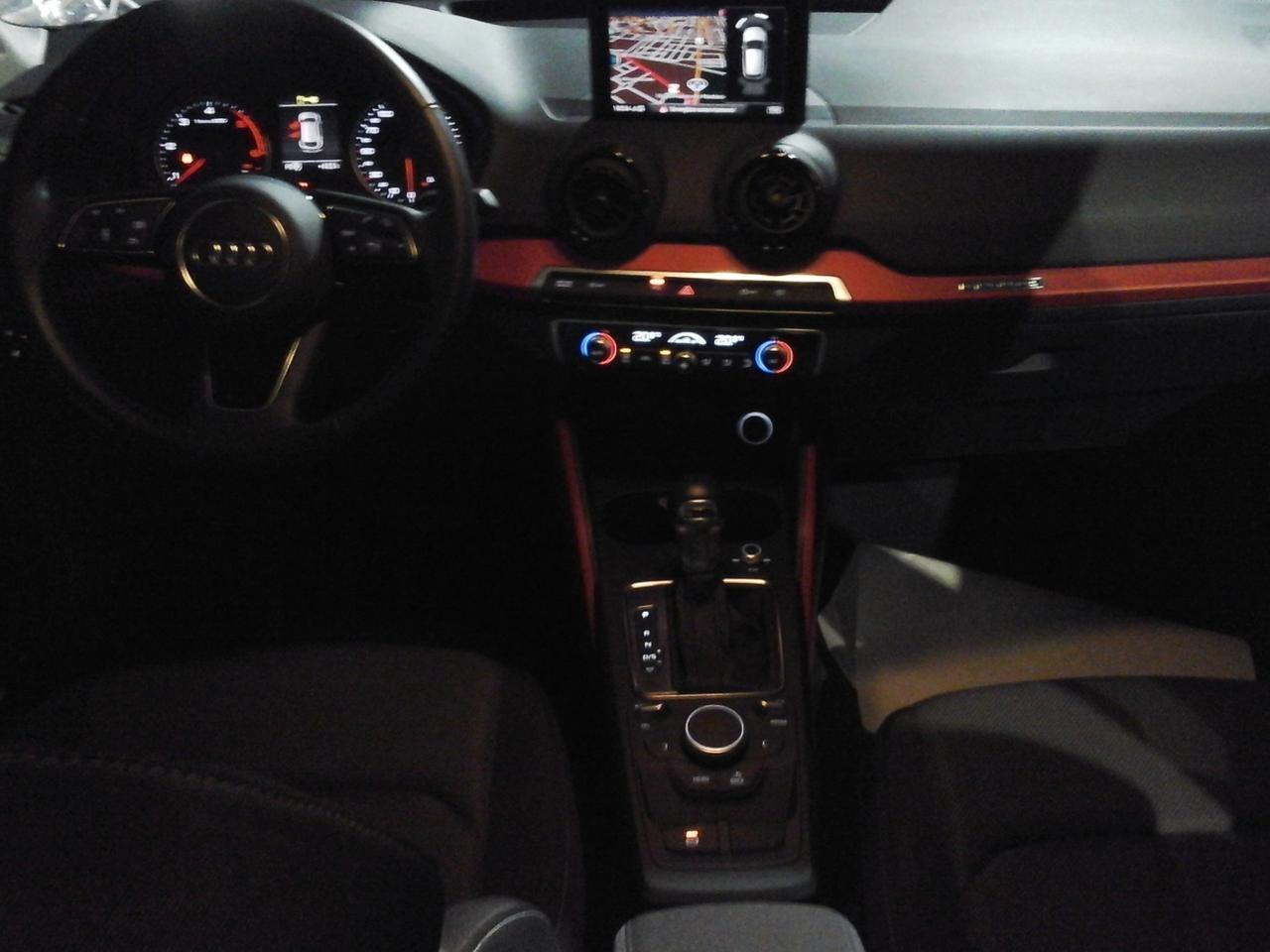 Audi Q2 2.0 TDI quattro S tronic Xeno Navy Sensori