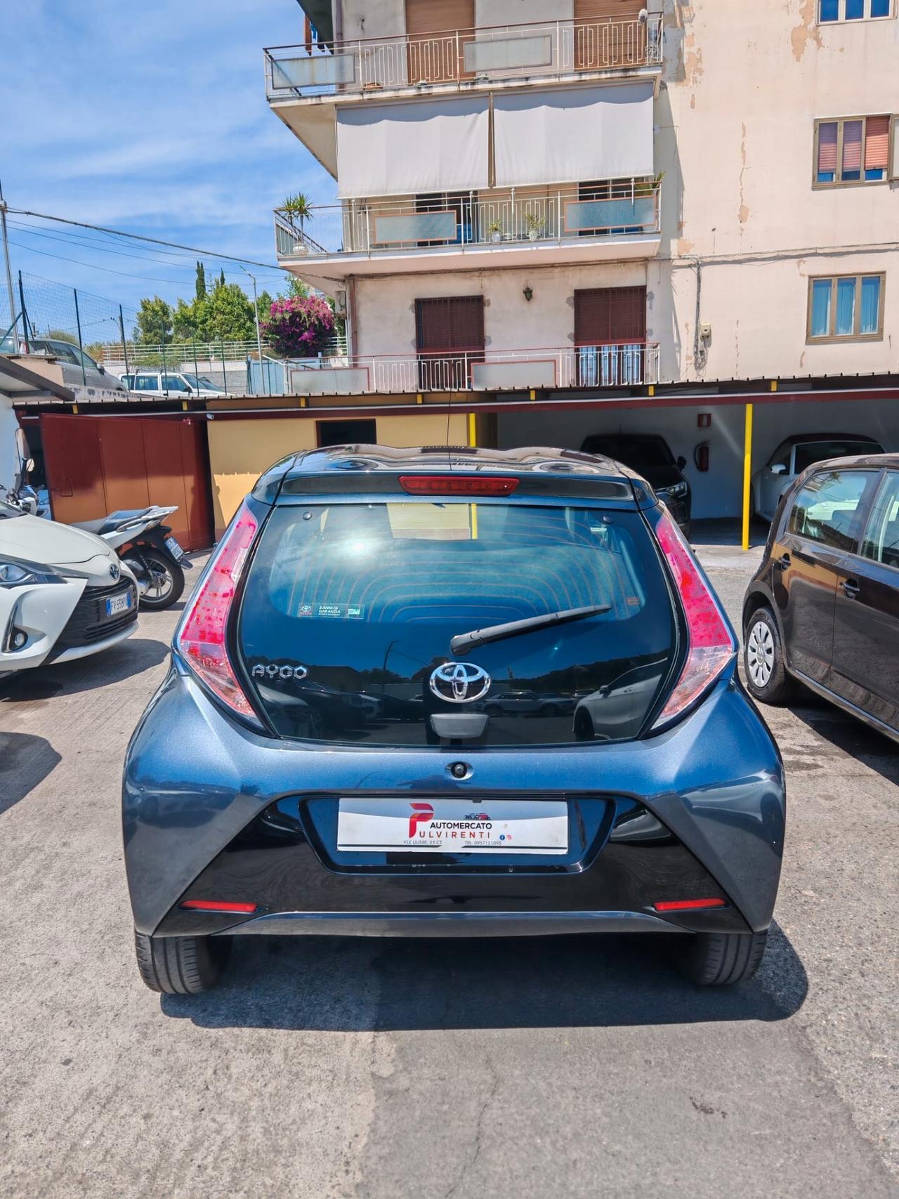 Toyota Aygo 1.0 VVT-i 72 CV 5 porte x-play MMT Automatica