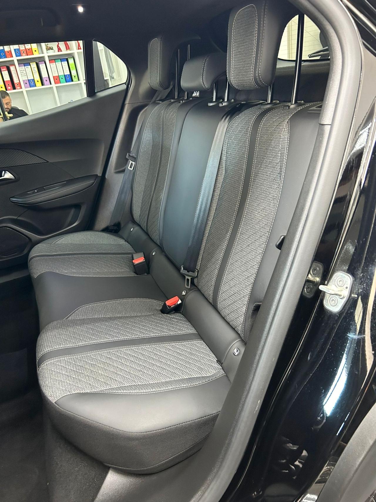Peugeot 2008 PureTech 1.2 Benzina 100 cv S&S Allure