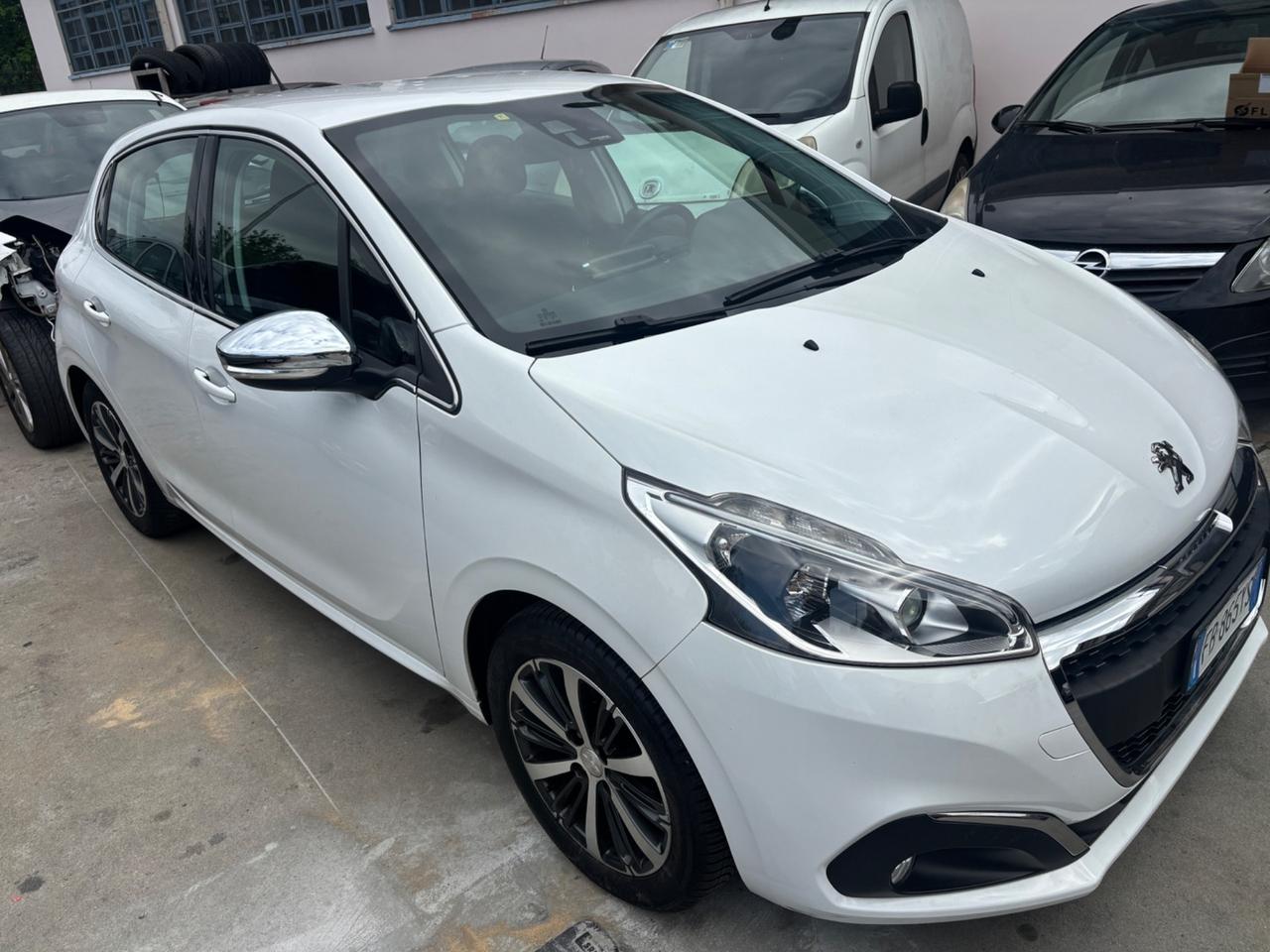 Peugeot 208 PureTech 82 3 porte Allure