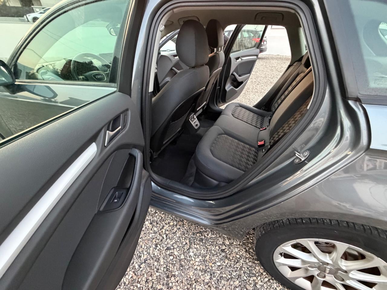 Audi A3 SPB 1.6 TDI clean diesel Attraction