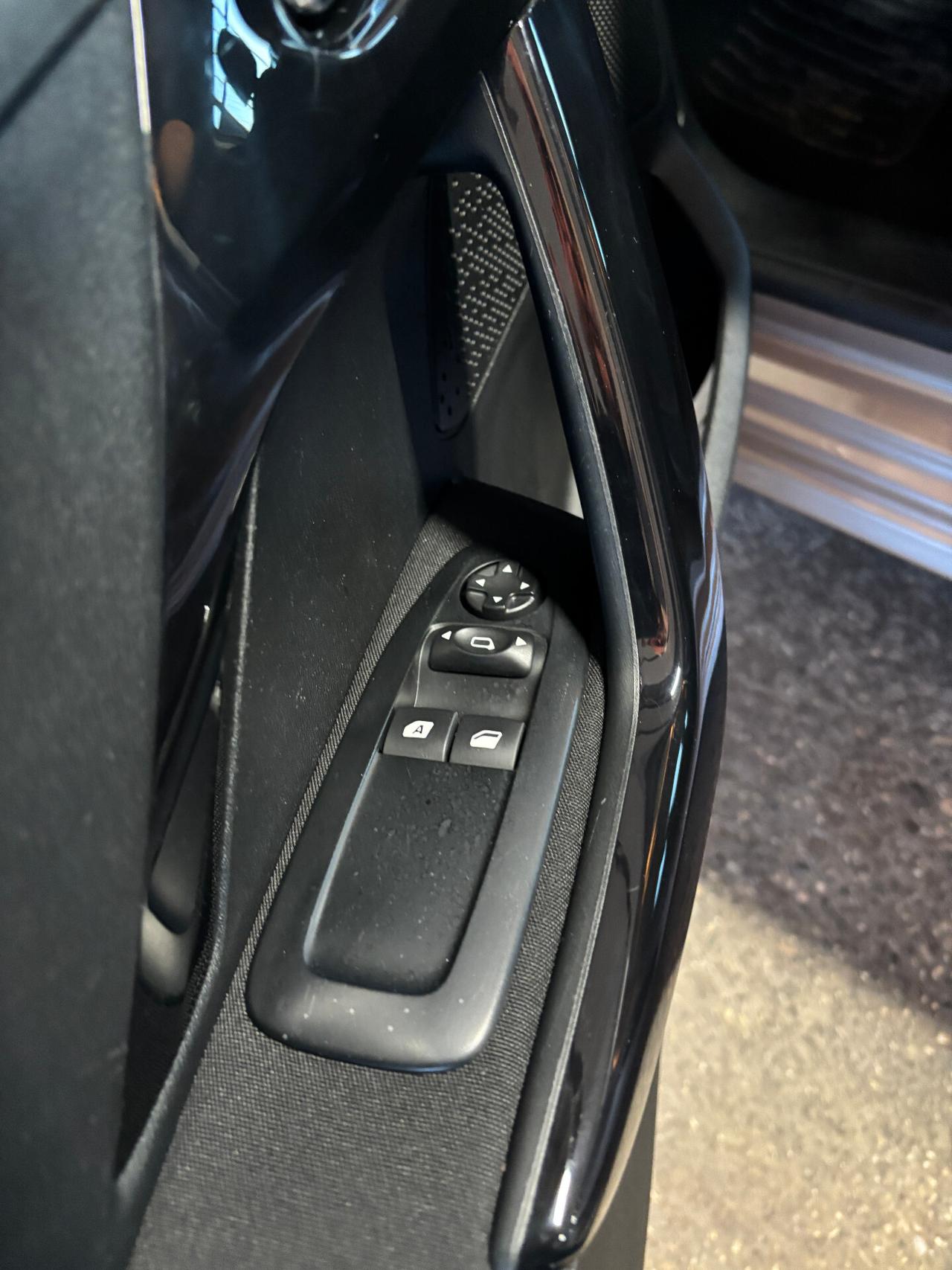 Peugeot 208 1.2 PureTech 82CV Allure NEOPATENTATO