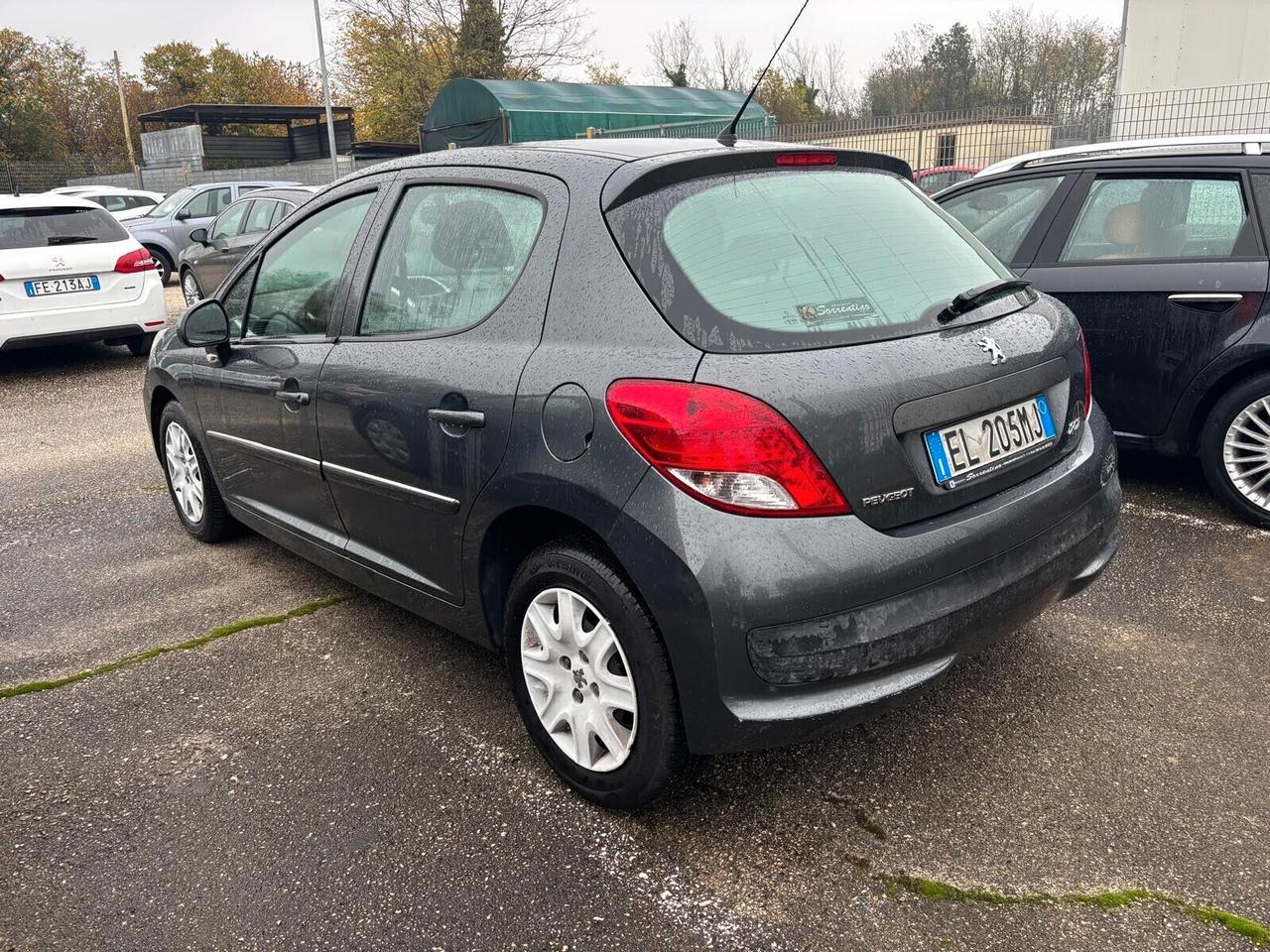 Peugeot 207 1.4 HDi 70CV 5 porte - 2012